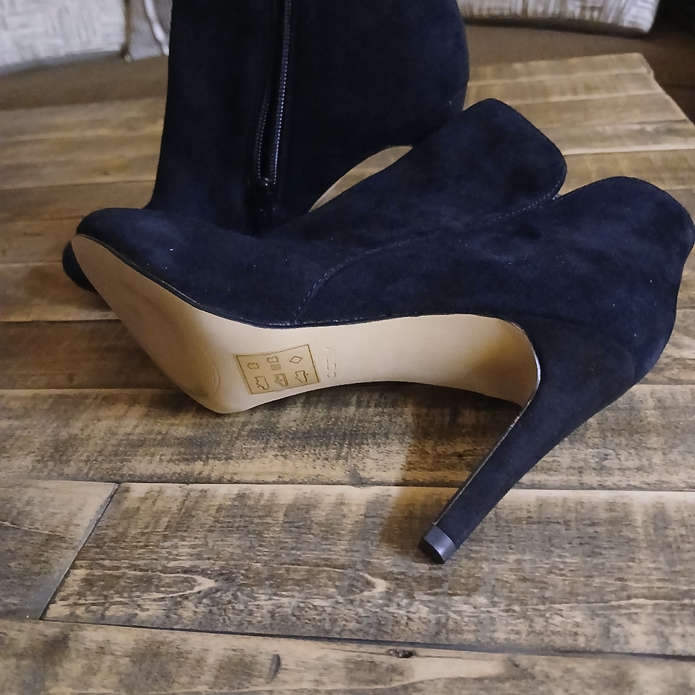 Aldo ankle booties, size 7